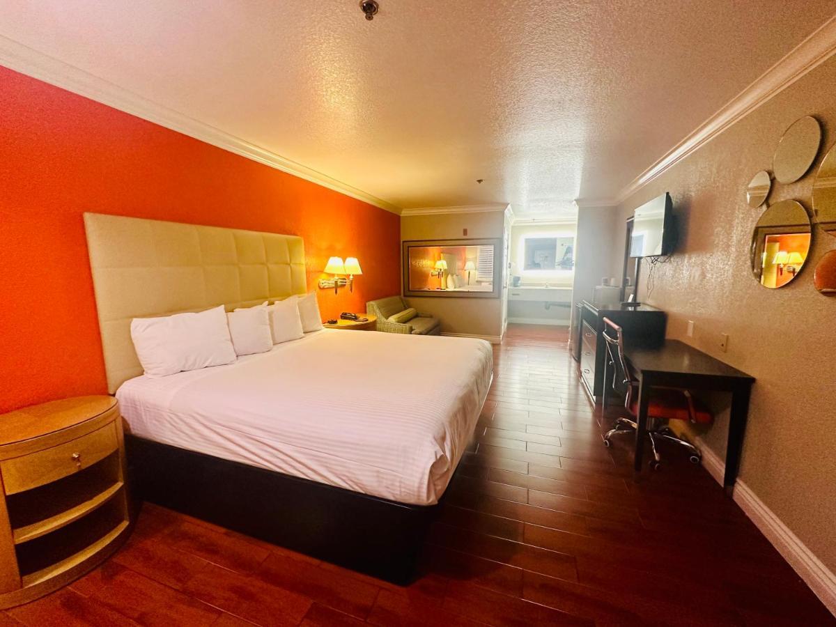 Casa Blanca Hotel & Suites Orange Sr-55 Freeway, Near Honda Center, Chapman University, Disneyland 외부 사진