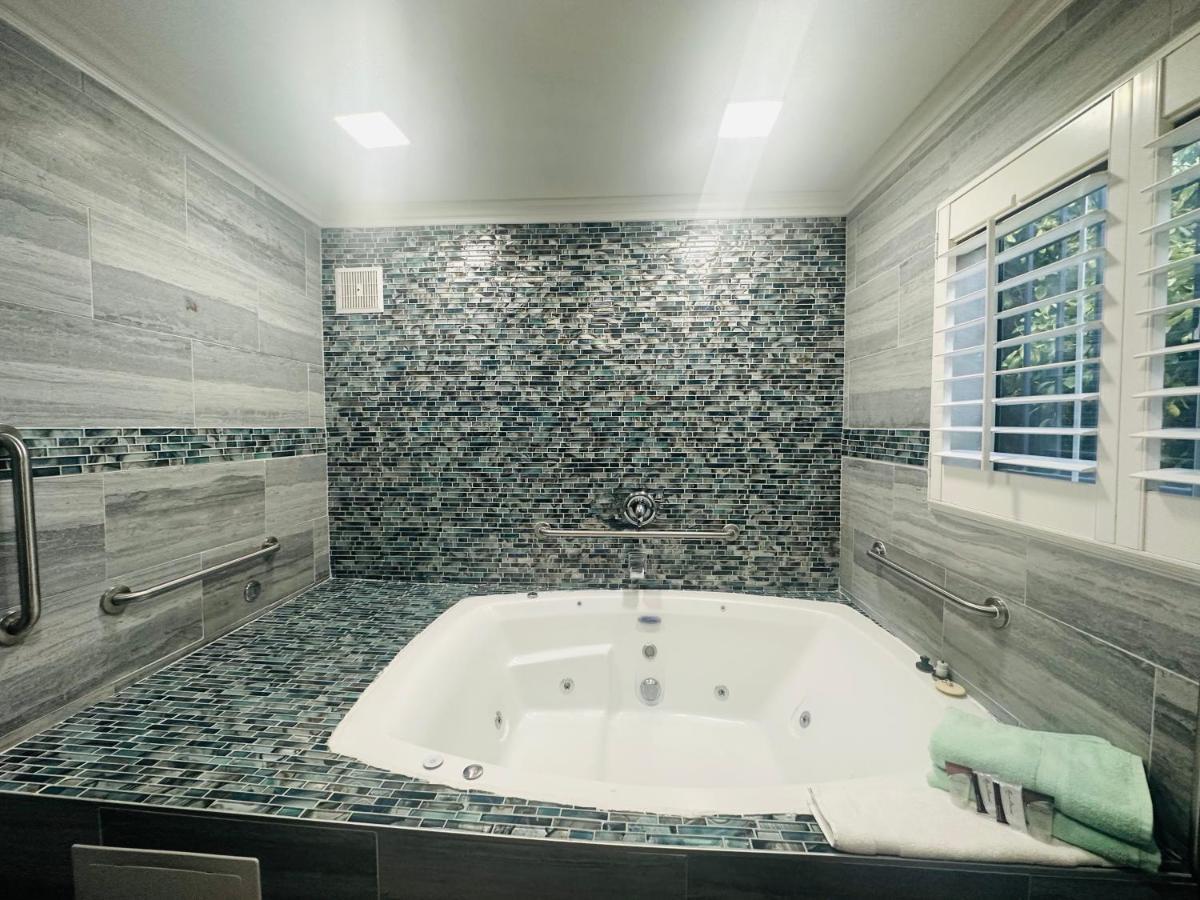 Casa Blanca Hotel & Suites Orange Sr-55 Freeway, Near Honda Center, Chapman University, Disneyland 외부 사진