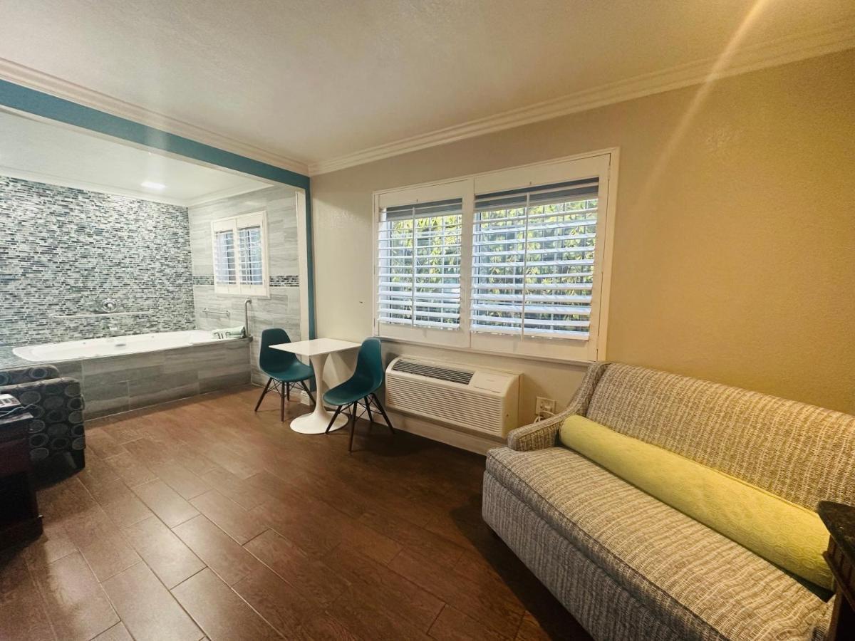 Casa Blanca Hotel & Suites Orange Sr-55 Freeway, Near Honda Center, Chapman University, Disneyland 외부 사진