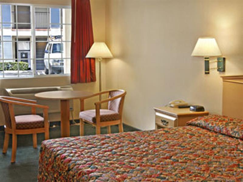Casa Blanca Hotel & Suites Orange Sr-55 Freeway, Near Honda Center, Chapman University, Disneyland 객실 사진